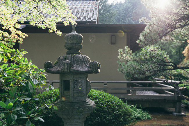 Japan Gardens Lantern_Needles15